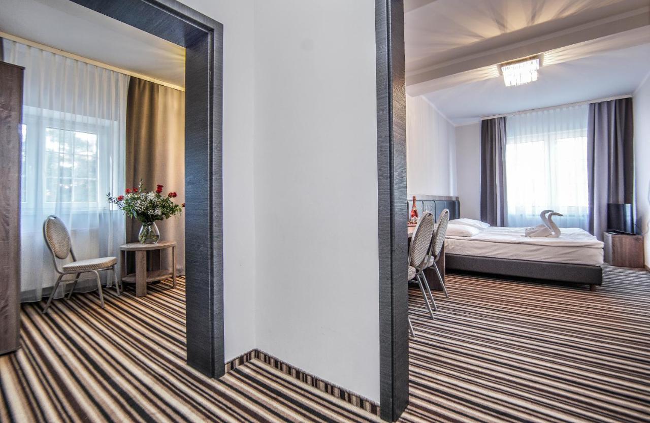 New Corner Hotell Niechorze Exteriör bild